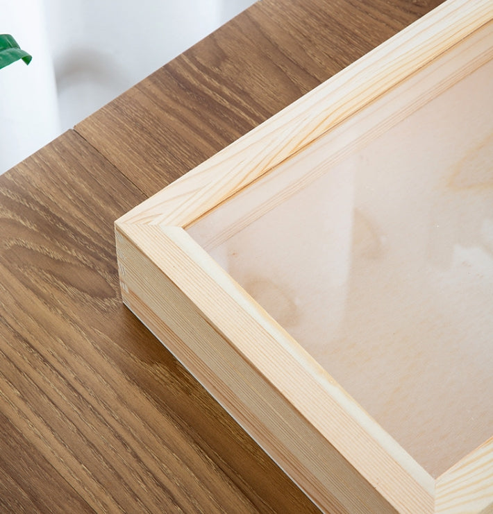 Holz-Schaukastenrahmen mit klarer Acrylscheibe und Scharniertür - Staubdichte Vitrine mit kursiver Schrift (nur Box)