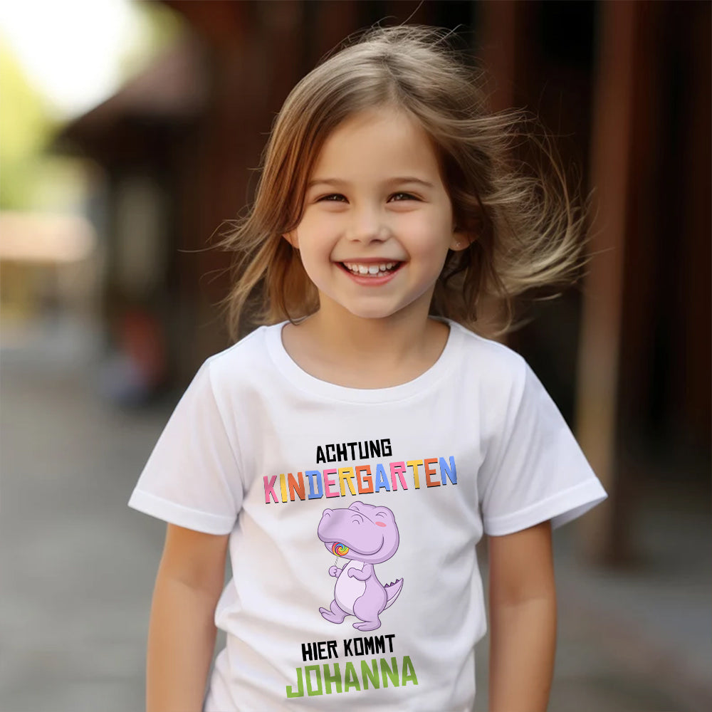 Achtung Kindergarten Hier Komme Ich T-Shirt - Personalisiertes Einschulung T-Shirt - Geschenk zum Schulanfang für Kinder