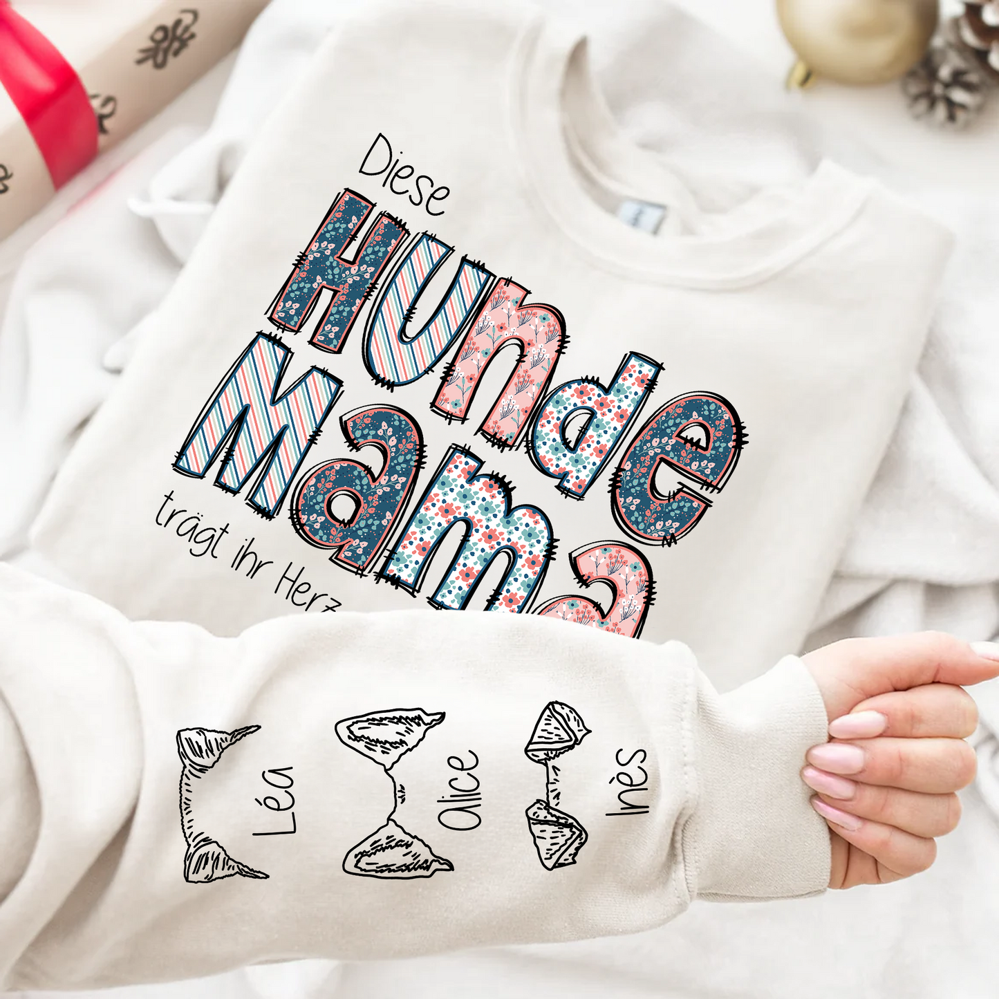 Diese MAMA trägt ihr Herz auf ihrem Ärmel - Personalisierter Pullover - Langarm