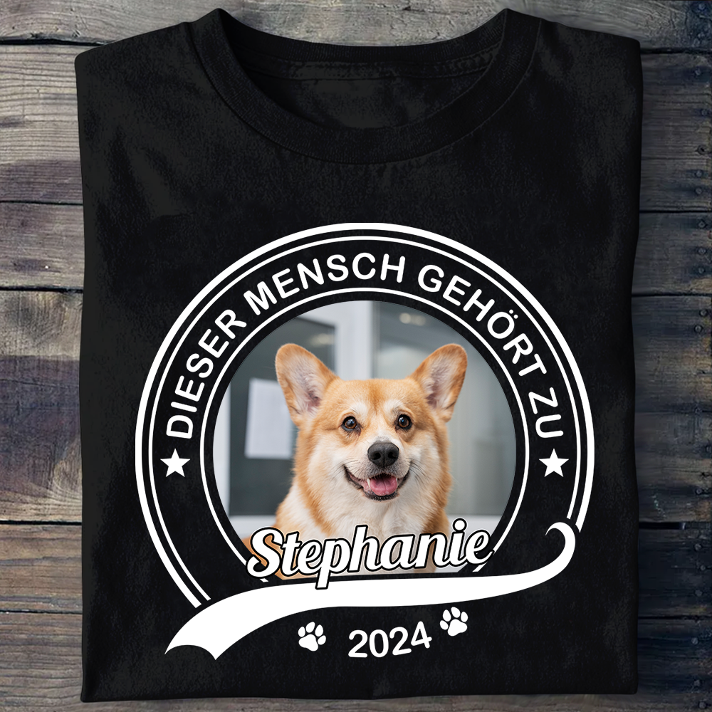 Personalisiertes Dieser Mensch Gehört zu T-Shirt - Individuelles Unisex T-Shirt für Hundeliebhaber und Hundebesitzer - Geschenk für Tierliebhaber